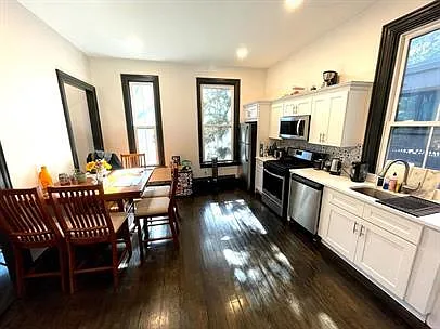 75 Lloyd Ave Photo 1