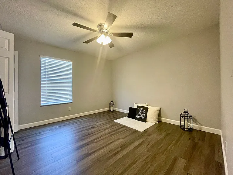 Village Park Townhomes | 2 & 3 Bedroom Apartments in Lady Lake, FL — Photo 54
