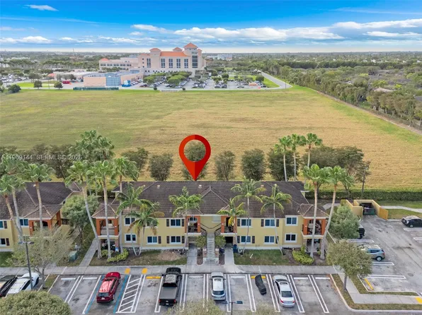 990 NE 33rd Ter Unit 102, Homestead, FL 33033