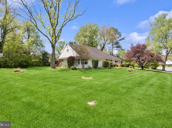 3517 Autumn Dr, Baltimore, MD 21208