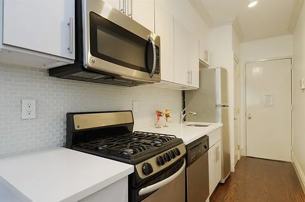 Rented by Citi Habitats | media 52