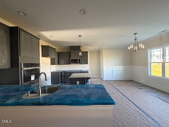 5th image of 147 Seahawk Way