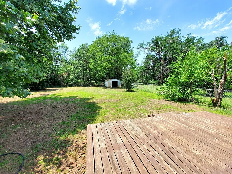 2601 S Glenn Ave — Photo 17