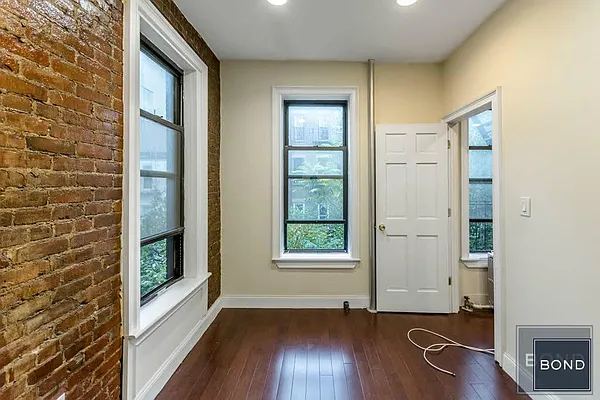 Rented by Bond New York | media 11