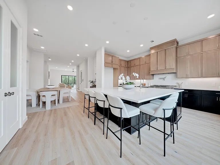 1135 Lake Pointe Pkwy — Photo 21
