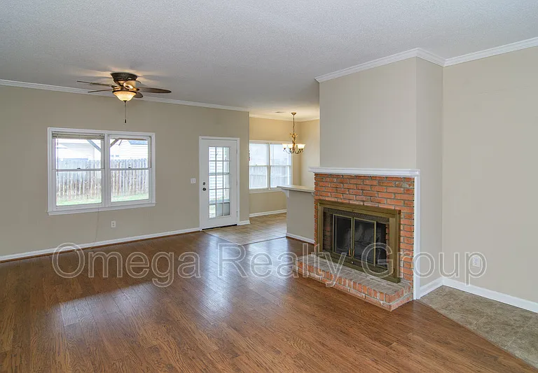 1101 Hillsboro Ln — Photo 6