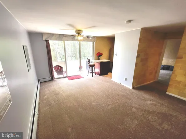 100 E Glenolden Ave #21, Glenolden, PA 19036