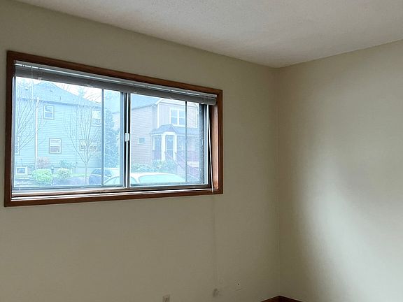 3rd image of 3724 SE 40th Ave #F