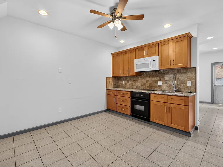 1425 Jackson St #1R — Photo 13