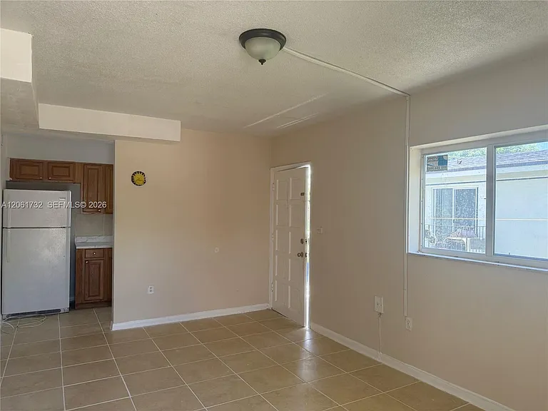 621 SW 15th Ave #1 — Photo 8