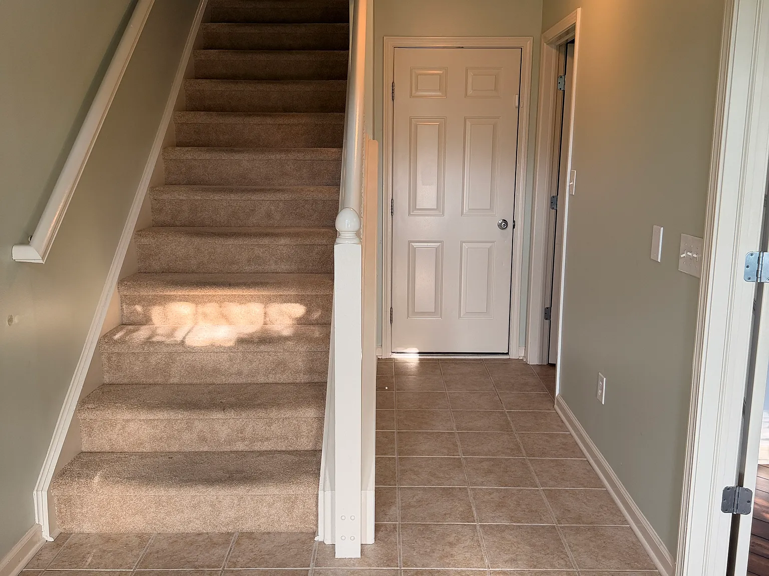2 bed, 1900 sqft, $2,200 — Photo 4