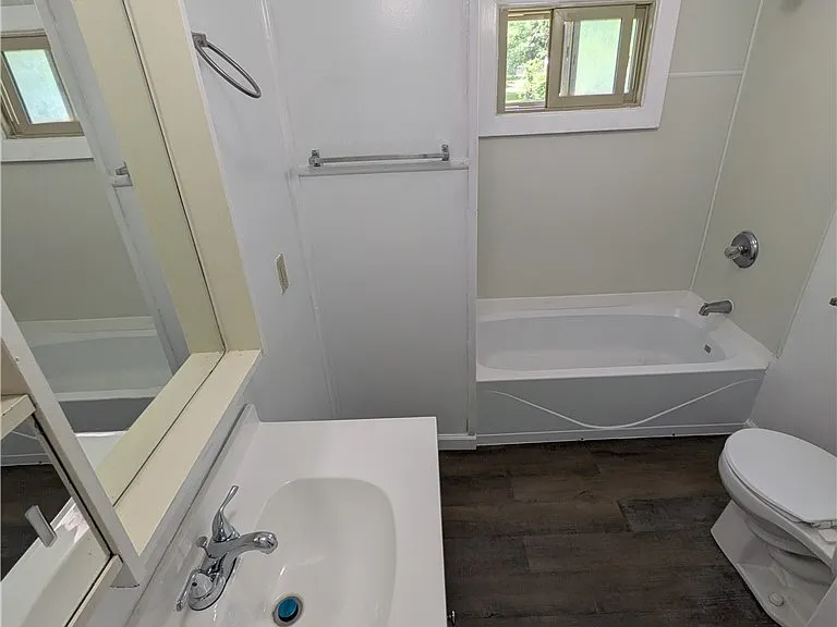 49 N Jefferson St — Photo 6