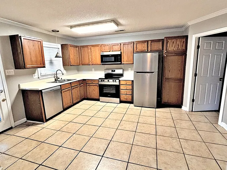1702 Somerville Rd SE — Photo 8