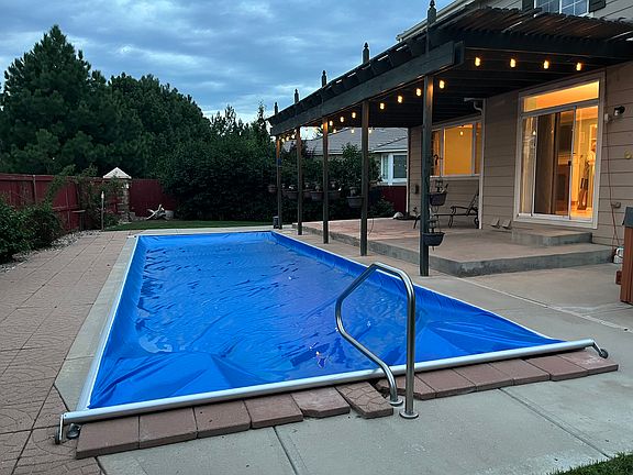 Deck and safety locking top.