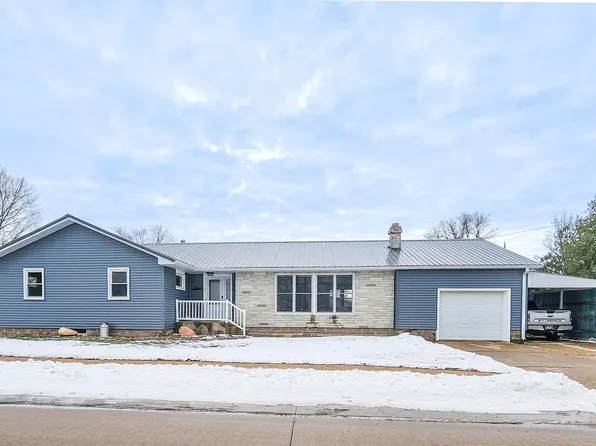 1042 Sherman Ave, Manchester, IA 52057