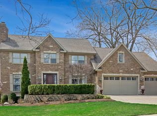 128 Tuttle Ave, Clarendon Hills, IL 60514