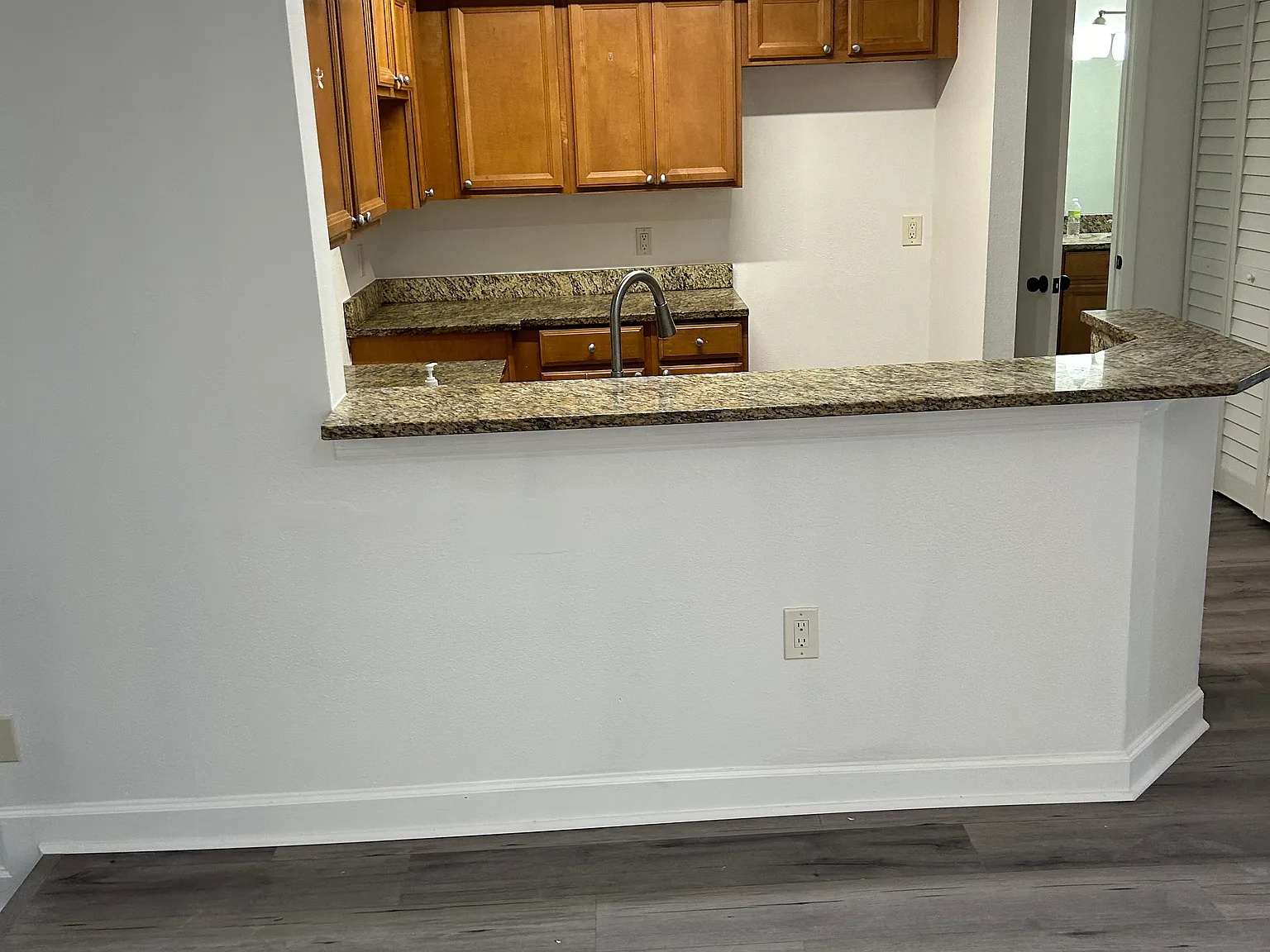 2 bed, 942 sqft, $1,800 — Photo 3