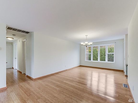 5th image of 16305 SE 9th St