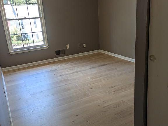 5th image of 5140 Highpoint Rd APT 13