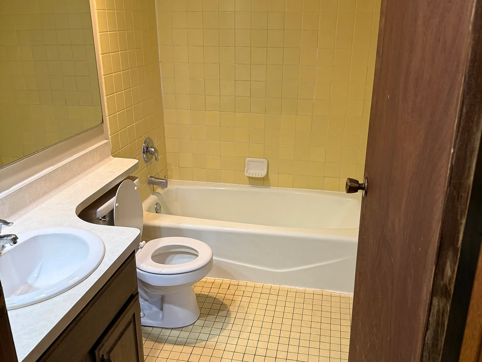 2 bed, $700 — Photo 2
