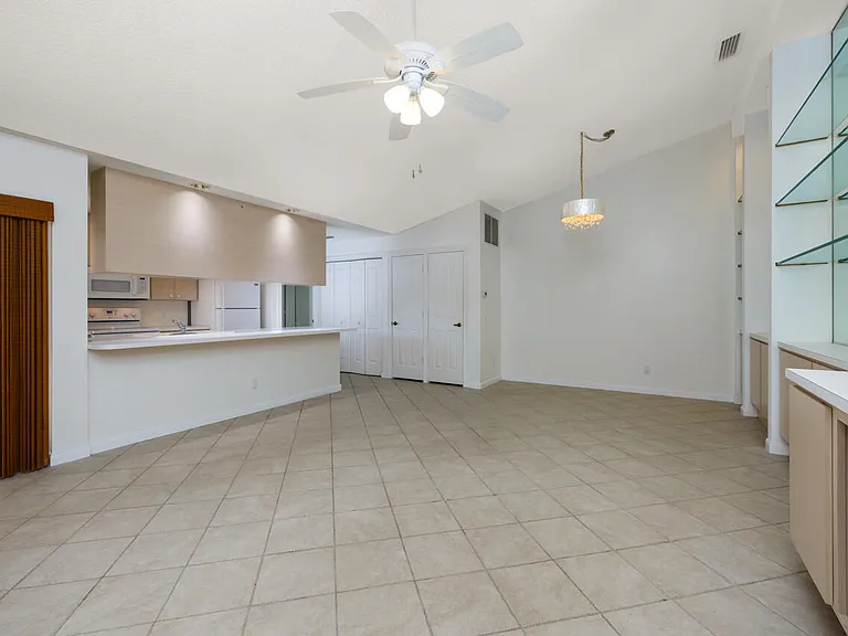 1560 SW Waterfall Blvd — Photo 15