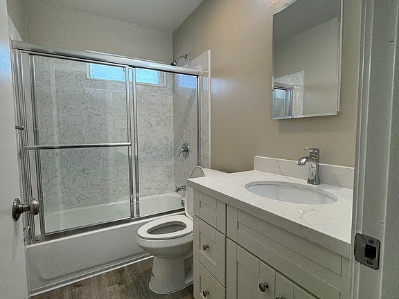 4th image of 606 S Fremont St #4