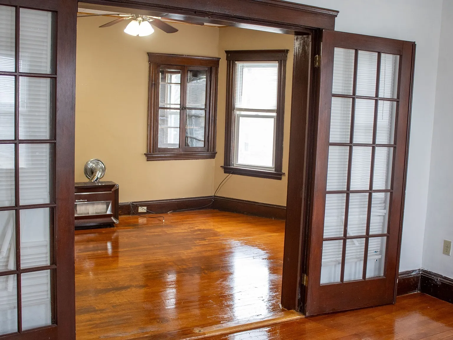 2 bed, 1200 sqft, $2,000 — Photo 2