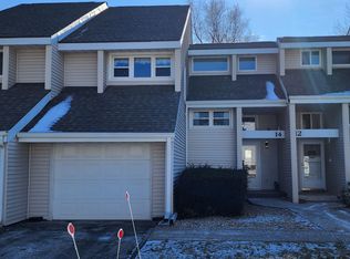 14 Coventry Ln, Muscatine, IA