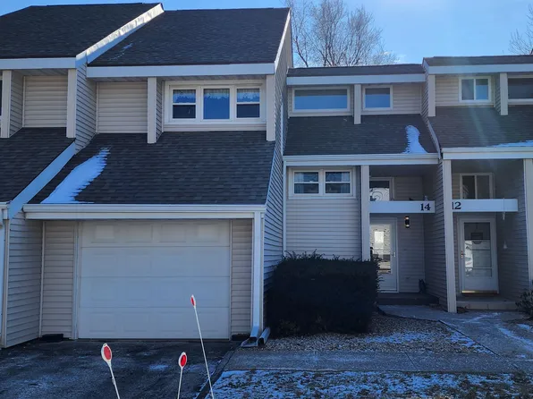 14 Coventry Ln, Muscatine, IA 52761