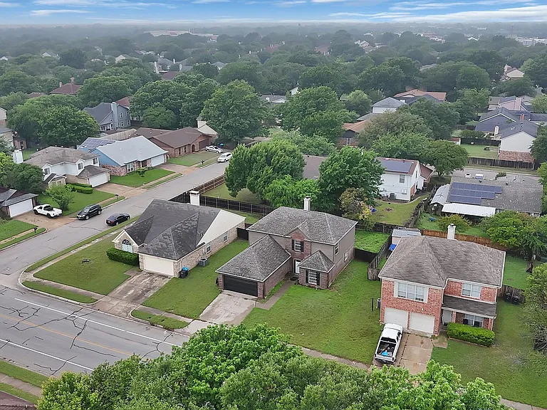 7548 Meadow Creek Dr — Photo 28