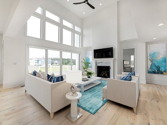 4th image of 27628 Sterling Blvd