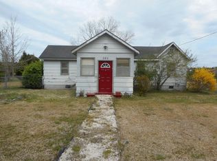 584 Nine Foot Rd, Newport, NC 28570