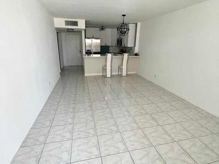 2000 Atlantic Shores Blvd #306 — Photo 10