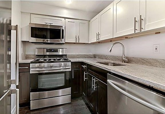 5th image of 404 W 22nd St APT 1