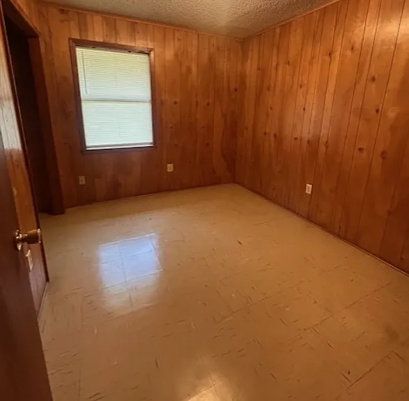 1506 Briarwood Dr — Photo 5