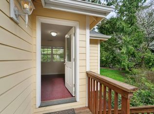 11300 Goodwin Way NE #B, Seattle, WA 98125