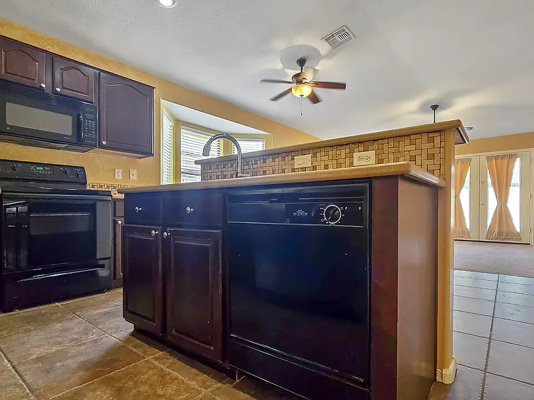 14082 W Rosewood Dr — Photo 5