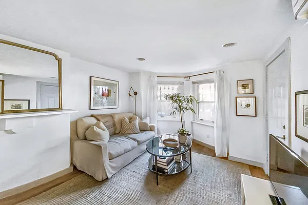 Rented by Sotheby's International Realty | media 19