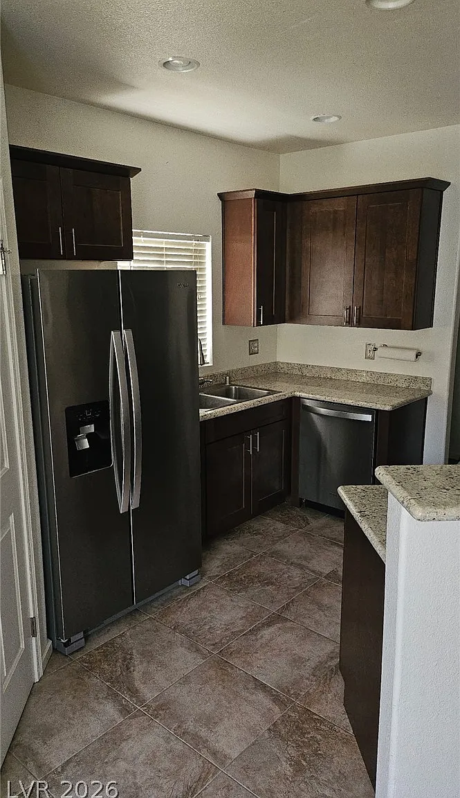 2 bed, 2.0 bath, 1177 sqft, $1,600 — Photo 4