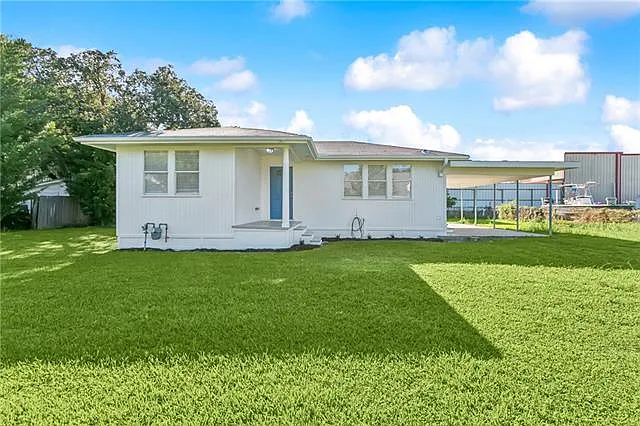 3 bed, 1.5 bath, 872 sqft, $1,850 — Photo 2