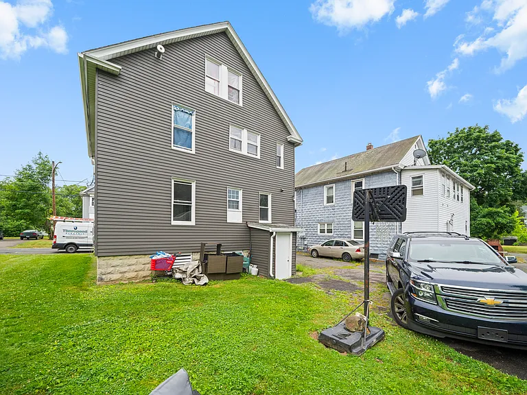 4 Columbus Ave — Photo 19