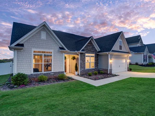 142 Juniper Hill Dr, Easley, SC 29642