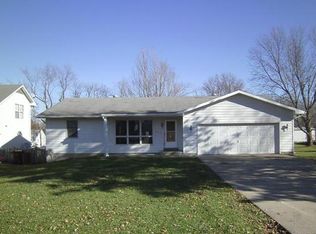 406 Cherry Ln, Warrenton, MO 63383