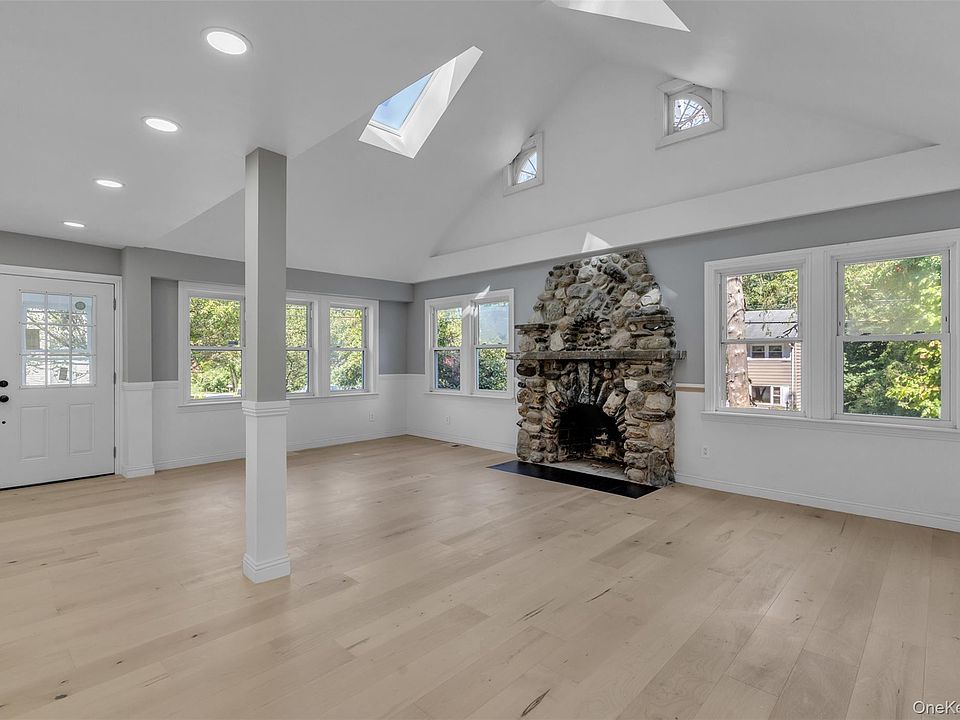 1st image of 221 Locust Road