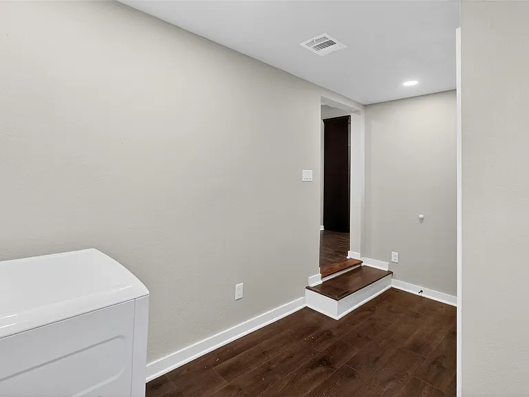 428 Van Molan St — Photo 20