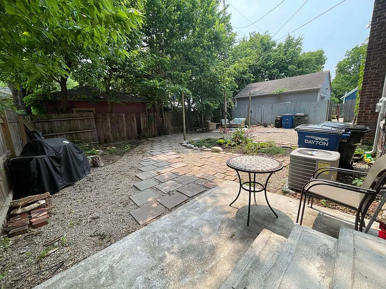 328 Oak St — Photo 17