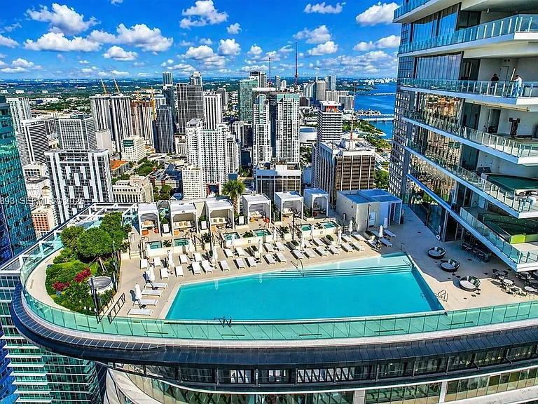 300 Biscayne Boulevard Way #4201E — Photo 32