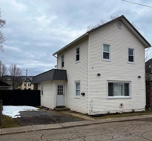 1st image of 116 S Wood St