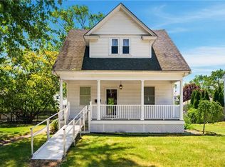 40 Greenwood Ave, Warwick, RI 02886