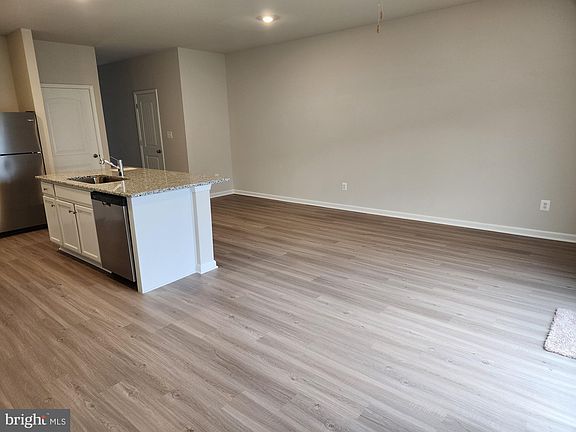 4th image of 69 Cramsford St